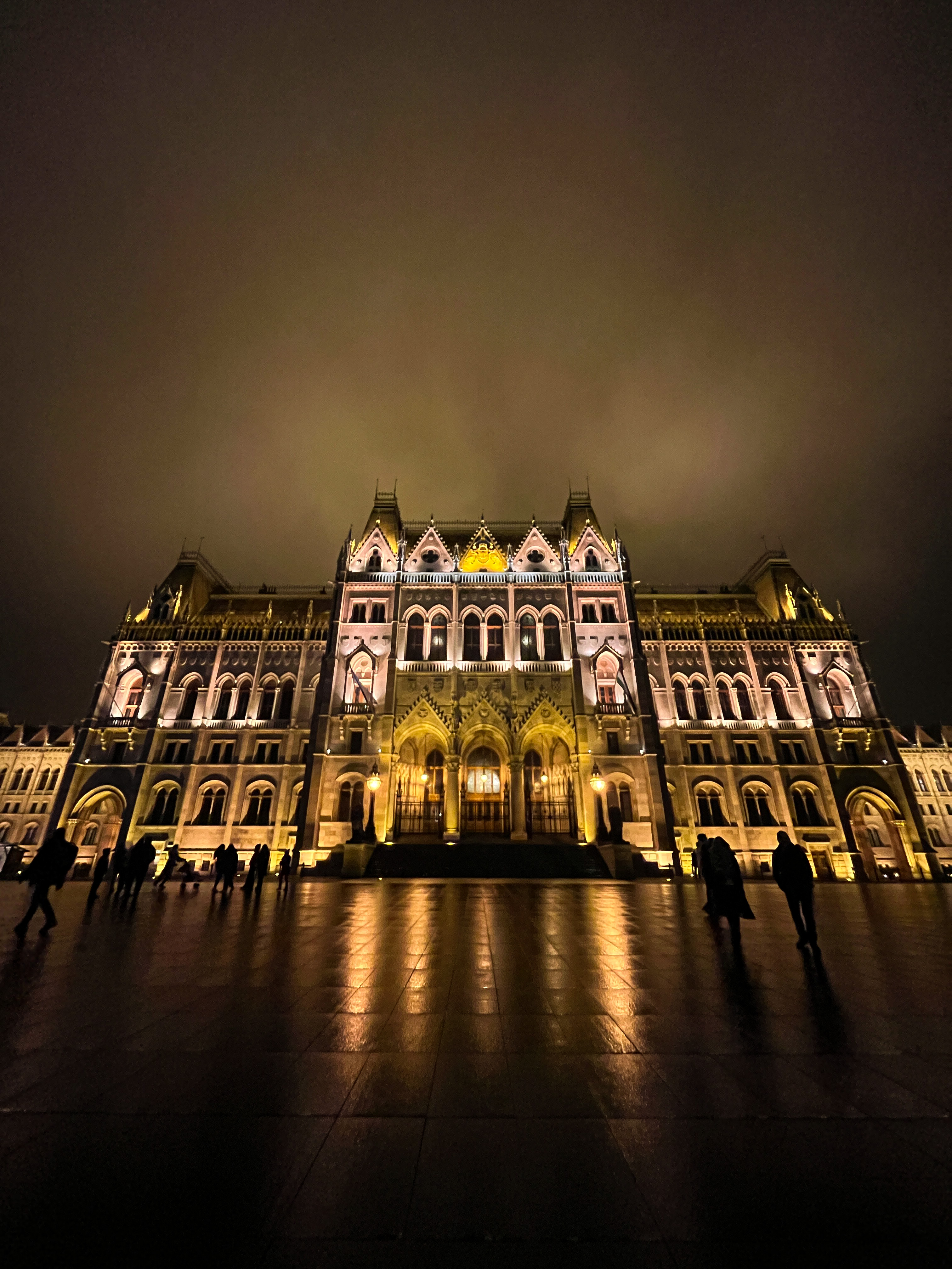A Parlament épülete egy téli estén